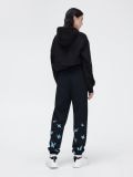 Dresowe joggery z nadrukiem w motyle - czarny - CROPP - small3