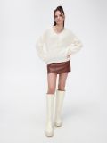 Sweter z dekoltem w serek - kremowy - CROPP - small1