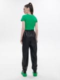 Czarne joggery z imitacji skóry - czarny - CROPP - small3