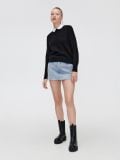Czarny sweter z kołnierzykiem - czarny - CROPP - small1