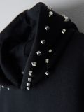 Bluza z ozdobnymi ćwiekami - czarny - CROPP - small5