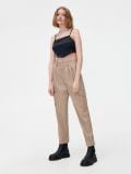 Beżowe joggery cargo z imitacji skóry - beżowy - CROPP - small1