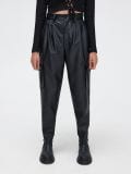 Joggery cargo z imitacji skóry - czarny - CROPP - small2