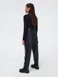 Joggery cargo z imitacji skóry - czarny - CROPP - small3