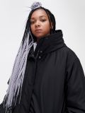 Ocieplana parka z kapturem - czarny - CROPP - small3