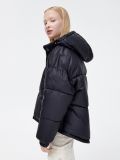 Czarna puchowa kurtka z kapturem - czarny - CROPP - small2