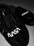 Kapcie NASA - czarny - CROPP - small2