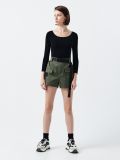 Sweter z dekoltem na plecach - czarny - CROPP - small2