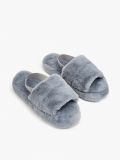 Szare puszyste kapcie - jasny szary - CROPP - small1