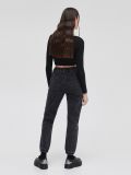 Pantaloni pentru femei cu lanț - gri-închis - CROPP - small3