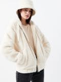 Плюшева куртка з каптуром - бежевий - CROPP - small1