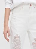 Mom jeans z przetarciami - biały - CROPP - small3
