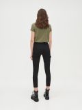 Hohe Taillenhose mit Cargotaschen - Schwarz - CROPP - small4