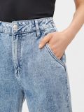 Mom jeans z efektem sprania - niebieski - CROPP - small4