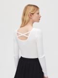 Sweter z dekoltem na plecach - biały - CROPP - small4