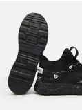 Pantofi sport accesorizați cu elemente din imitație de piele - negru - CROPP - small3