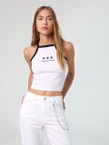 Crop top z dekoltem halter - biały - CROPP - small1