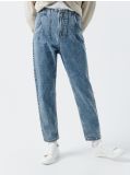 Mom jeans z efektem sprania - niebieski - CROPP - small2