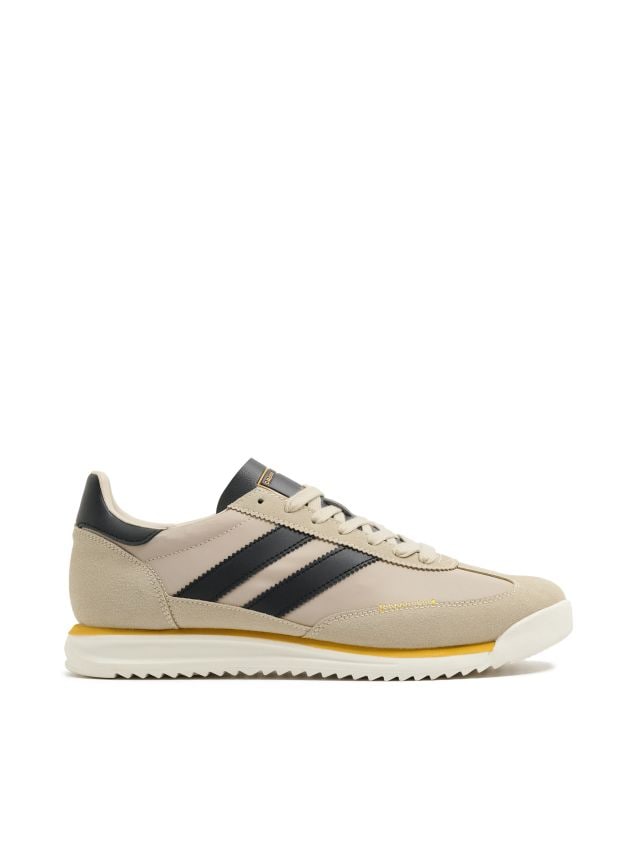 Studioデニッシュ Sneakersy z dekoracyjnymi naszywkami - CROPP - 057DC-80X