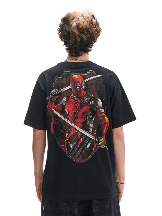 Czarna koszulka z Deadpool & Wolverine - CROPP - 061DF-99X