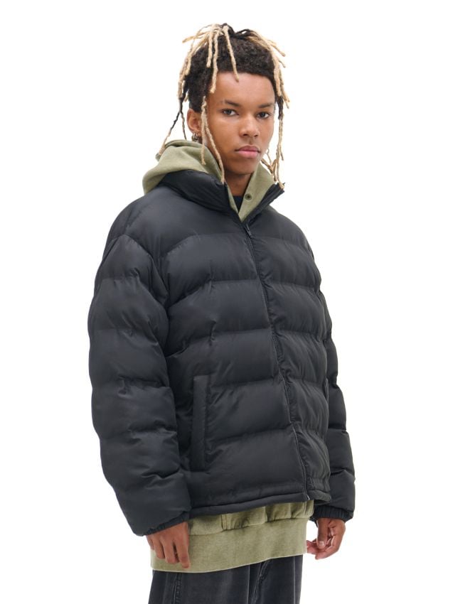 Czarna kurtka pufferka - CROPP - 083AT-99X