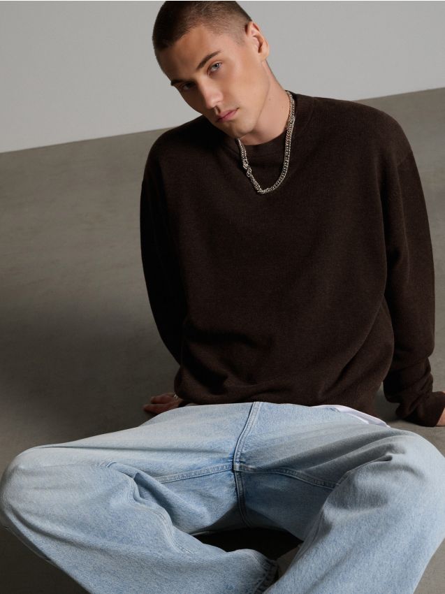 Brązowy sweter