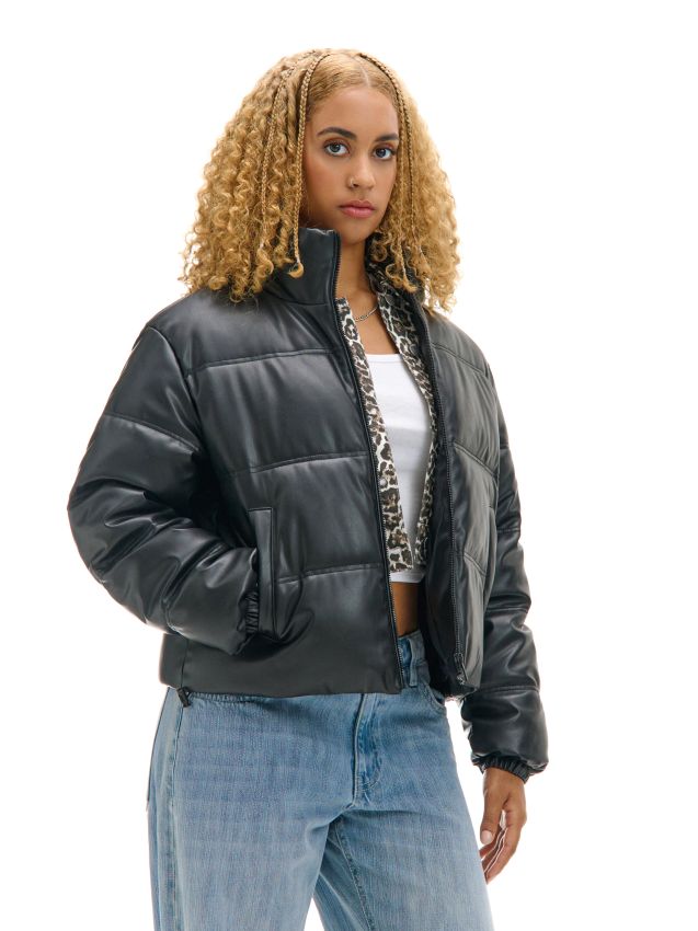 Czarna kurtka puffer z efektem skóry - CROPP - 096AR-99X