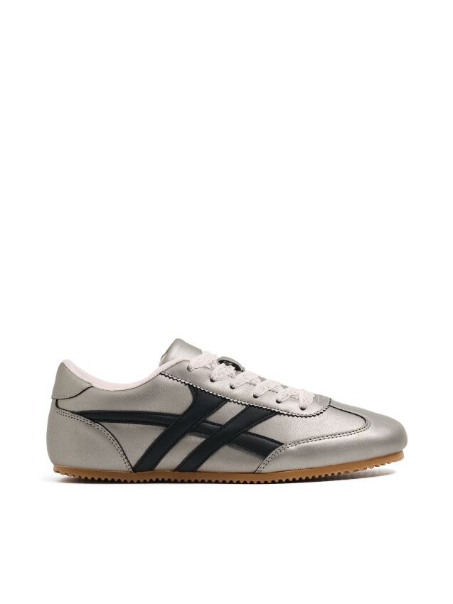Sportowe sneakersy z koronkowymi sznurówkami - CROPP - 127FZ-SLV