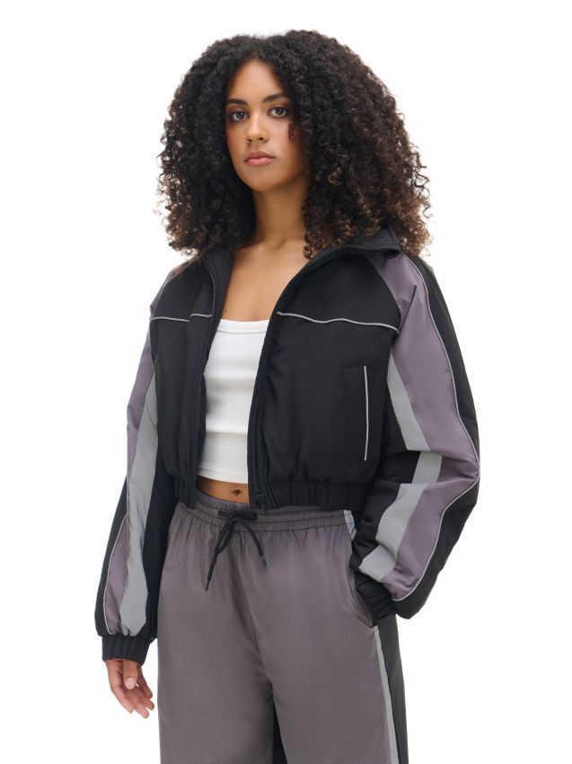 Czarna kurtka puffer z kapturem - CROPP - 3772W-99X
