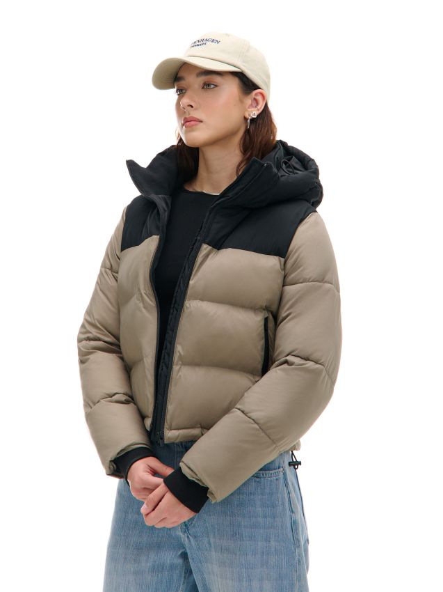 Καπιτονέ φουσκωτό τζάκετ με κουκούλα