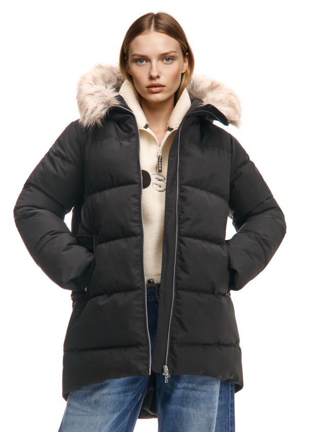 Czarny pikowany płaszcz z dłuższym tyłem - CROPP - 299FO-99X