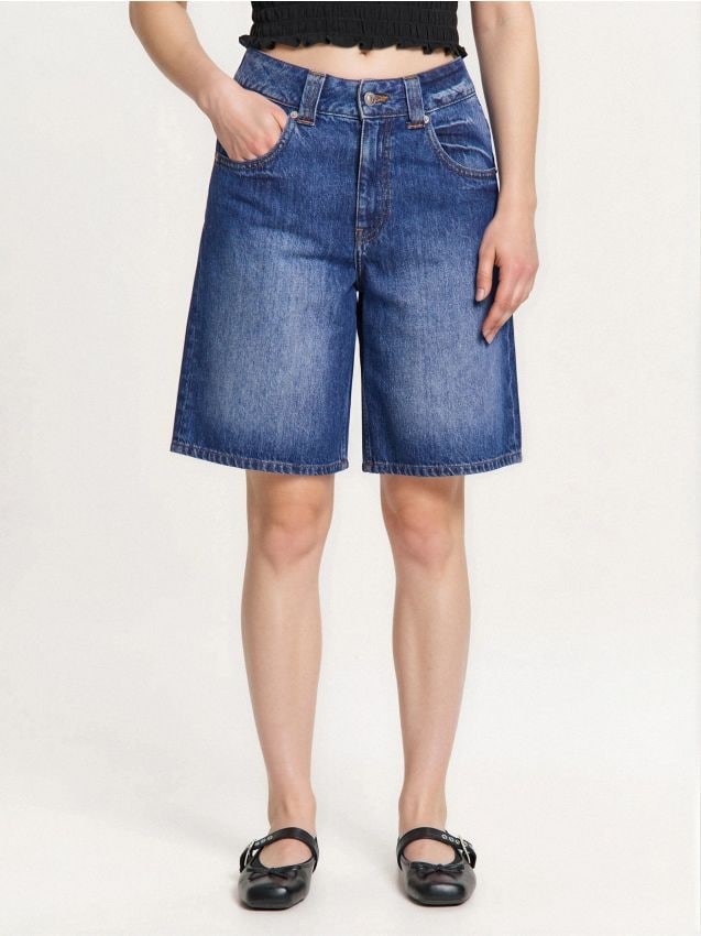 Niebieskie jeansowe szorty jorts basic