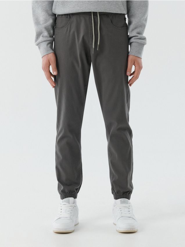 Spodnie joggery męskie | Kup online w Cropp!