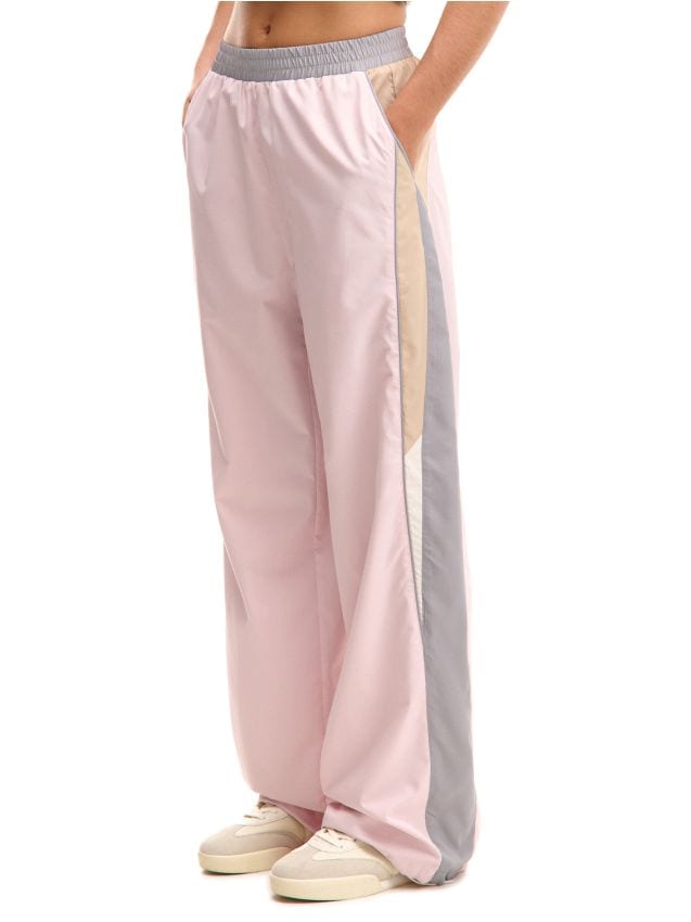 Pantalone s visokim strukom