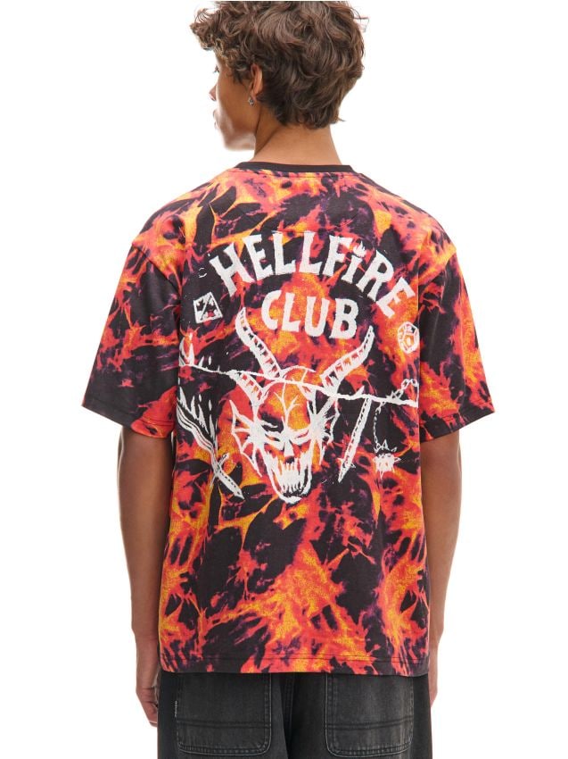 Tricou cu imprimeu all over Stranger Things Hellfire Club Culoare