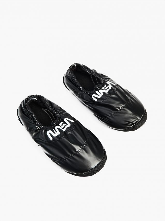 Pantoffeln NASA - Schwarz - CROPP