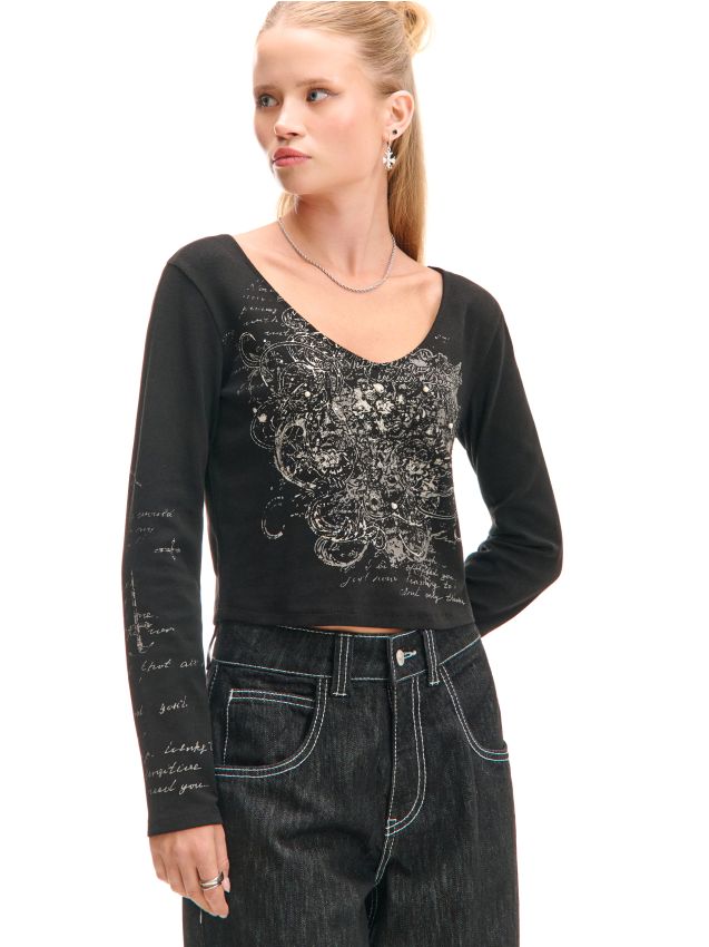 Czarny T-shirt longsleeve z gotyckim motywem - CROPP - 717FL-99X