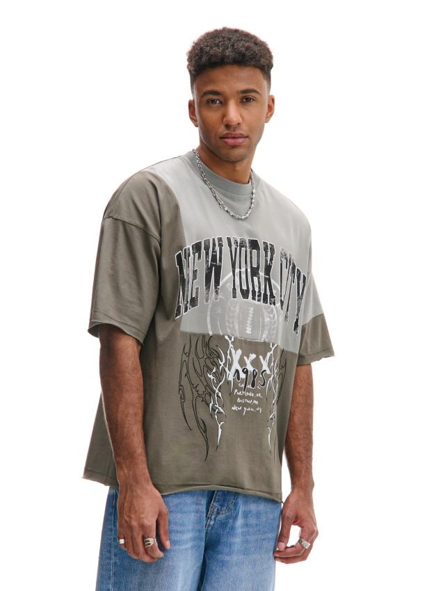 Tシャツ・カットソー NOT4NERD Bone Ashen Dawn Logo TShirts Navy J1TS004BNY Czarno-biały t-shirt z nadrukiem all over - CROPP - 3704R-99X
