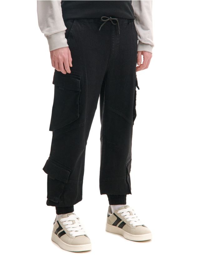 Jeansowe joggery z wieloma kieszeniami - CROPP - 889AS-99J