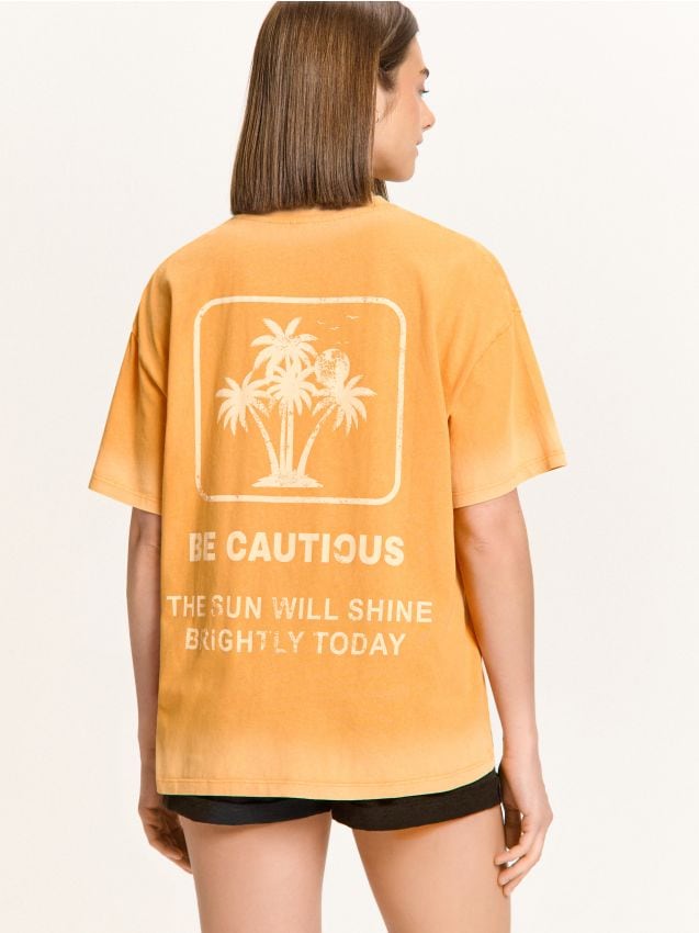 T-shirt oversize z wakacyjnym motywem